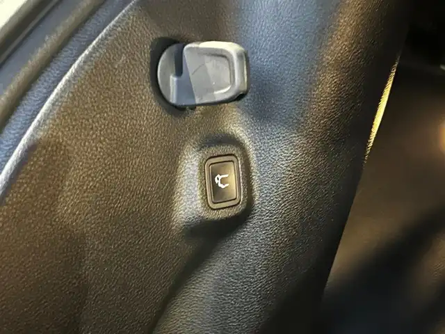 クライスラー・ジープ ジープ コンパス リミテッド 富山県 2022(令4)年 1.5万km 白 純正HDDナビ/フルセグTV/Bluetooth接続/AM/FMラジオ/App-conect/バックカメラ/360°カメラ/ヒーテッドステアリング/D/Nシートヒーター/D/N席パワーシート/アイドリングストップ/パワーバックドア/横滑り防止/車線逸脱防止/コーナーセンサー/パークセンサー/オートホールド/ダウンヒルアシスト/ETC2.0 /純正18インチAW/衝突軽減/アクティブレーンアシスト/側面距離警告