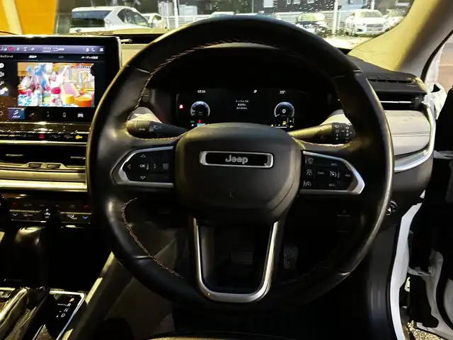 クライスラー・ジープ ジープ コンパス リミテッド 富山県 2022(令4)年 1.5万km 白 純正HDDナビ/フルセグTV/Bluetooth接続/AM/FMラジオ/App-conect/バックカメラ/360°カメラ/ヒーテッドステアリング/D/Nシートヒーター/D/N席パワーシート/アイドリングストップ/パワーバックドア/横滑り防止/車線逸脱防止/コーナーセンサー/パークセンサー/オートホールド/ダウンヒルアシスト/ETC2.0 /純正18インチAW/衝突軽減/アクティブレーンアシスト/側面距離警告