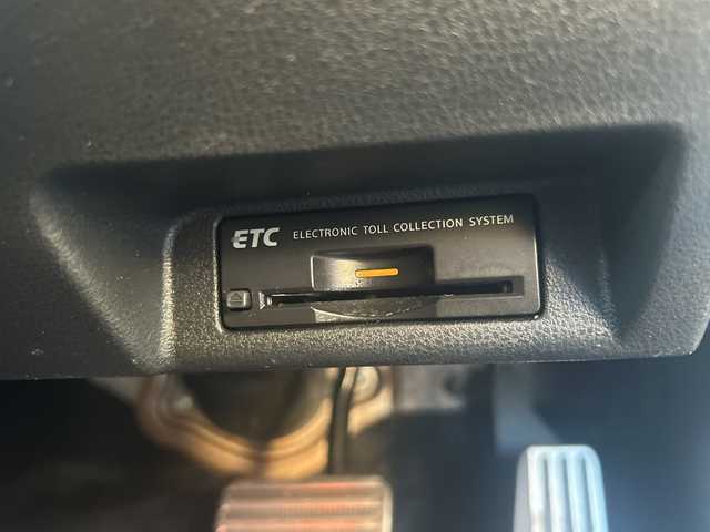 日産 フェアレディ Ｚ バージョンT 埼玉県 2012(平24)年 12.2万km ブリリアントホワイトパール (株)IDOMが運営する【じしゃロン熊谷店】の自社ローン対象車両になります。こちらは現金ご利用時の価格です。自社ローンご希望の方は別途その旨お申付け下さい。/純正HDDナビ/（フルセグTV/BT/CD/DVD/AM/FM)/ETC/バックカメラ/ハーフレザーシート/パワーシート/BOSEサウンドシステム/スマートキー/オートライト/電動格納ミラー/シートヒーター/パドルシフト/マニュアル付きオートマ/純正フロアマット/純正アルミホイール/スマートキー/プッシュスタート