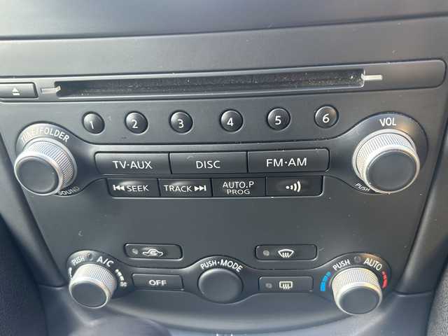 日産 フェアレディ Ｚ バージョンT 埼玉県 2012(平24)年 12.2万km ブリリアントホワイトパール (株)IDOMが運営する【じしゃロン熊谷店】の自社ローン対象車両になります。こちらは現金ご利用時の価格です。自社ローンご希望の方は別途その旨お申付け下さい。/純正HDDナビ/（フルセグTV/BT/CD/DVD/AM/FM)/ETC/バックカメラ/ハーフレザーシート/パワーシート/BOSEサウンドシステム/スマートキー/オートライト/電動格納ミラー/シートヒーター/パドルシフト/マニュアル付きオートマ/純正フロアマット/純正アルミホイール/スマートキー/プッシュスタート