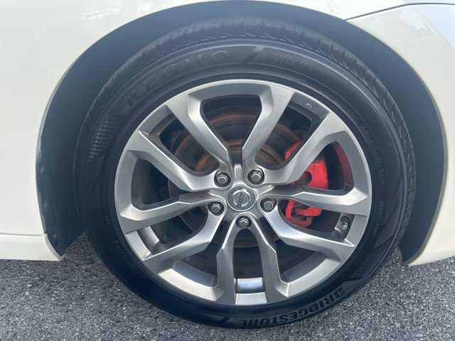 日産 フェアレディ Ｚ バージョンT 埼玉県 2012(平24)年 12.2万km ブリリアントホワイトパール (株)IDOMが運営する【じしゃロン熊谷店】の自社ローン対象車両になります。こちらは現金ご利用時の価格です。自社ローンご希望の方は別途その旨お申付け下さい。/純正HDDナビ/（フルセグTV/BT/CD/DVD/AM/FM)/ETC/バックカメラ/ハーフレザーシート/パワーシート/BOSEサウンドシステム/スマートキー/オートライト/電動格納ミラー/シートヒーター/パドルシフト/マニュアル付きオートマ/純正フロアマット/純正アルミホイール/スマートキー/プッシュスタート