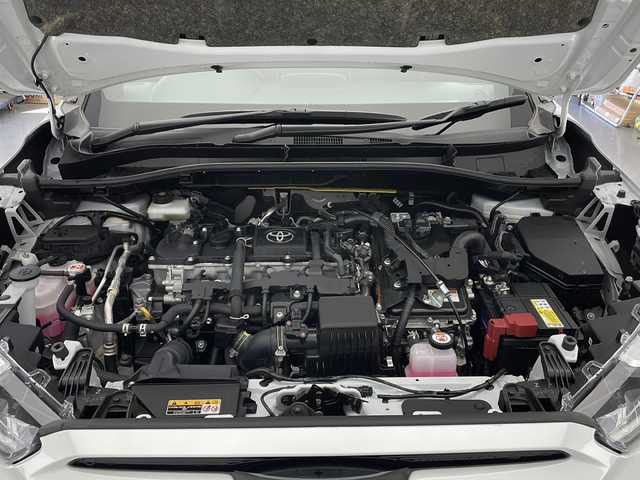 トヨタ カローラ クロス ハイブリッド Z 長野県 2024(令6)年 1.9万km プラチナホワイトパールマイカ 4WD/ワンオーナー/純正ディスプレイオーディオ/(フルセグTV＆ナビ機能＆BL＆AppleCarPlay＆AndroidoAuto＆FM・AM）/パノラミックビューモニター/ナビ内臓ドラレコ（前後）/トヨタセーフティセンス/・レーダークルーズコントロール/・ブラインドスポットモニター/・PCS（プリクラッシュセーフティ）/・LDA（レーンディパーチャーアラート）/・PDA（プロアクティブドライビングアシスト）/・RCTA（リヤクロストラフィックアラート）/・RCD（リヤカメラディテクション）/・PKSB（パーキングサポートブレーキ）/・SEA（安心降車アシスト）/・RSA (ロードサインアシスト)/・クリアランスソナー/寒冷地仕様/100V充電/パワーバックドア/前席シートヒーター/ビルトインETC2.0/置くだけ充電/電動ブレーキホールド/オートホールド/ステアリングヒーター/ステアリングスイッチ/パワーシート（D席）/LEDヘッドライト/フロント/リアフォグランプ/オートマチックハイビーム/18インチ純正アルミホイール/純正フロアマット/ドアバイザー/スマートキー/スペアーキー/車両取扱説明書/新車時保証書