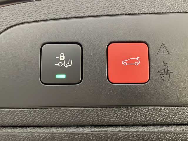 ＤＳオートモビル ＤＳ７ クロスバック ソーシック 新潟県 2021(令3)年 3.2万km ゴールド バスティーユ/ソーシックパッケージオプション/・DS アクティブLEDビジョン/・インテリジェントハイビーム/・グリップコントロール/・フロントガラスヒーター/・ハンズフリー電動テールゲート/・フロントシートヒーター/・スマートフォンワイヤレスチャージャー/・18インチアロイホイール “GENEVE”/アクティブセーフティブレーキ（被害軽減ブレーキ）/DS コネクテッドパイロット（トラフィックジャムアシスト// レーンキープアシスト付）/アクティブクルーズコントロール/アクティブブラインドスポットモニター/DS アクティブスキャンサスペンション　/ルーフレール/左右独立調整式オートエアコン/デジタルインストルメントパネル/スマートキー / エンジンスタートボタン/ワンタッチリアシートバックフォールディング機構/DS センソリアルドライブ（エコ / コンフォート// 標準 / スポーツ）/8インチタッチスクリーン/SDナビゲーションシステム / ETC2.0/ TVチューナ