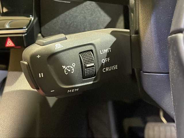 ＤＳオートモビル ＤＳ７ クロスバック ソーシック 新潟県 2021(令3)年 3.2万km ゴールド バスティーユ/ソーシックパッケージオプション/・DS アクティブLEDビジョン/・インテリジェントハイビーム/・グリップコントロール/・フロントガラスヒーター/・ハンズフリー電動テールゲート/・フロントシートヒーター/・スマートフォンワイヤレスチャージャー/・18インチアロイホイール “GENEVE”/アクティブセーフティブレーキ（被害軽減ブレーキ）/DS コネクテッドパイロット（トラフィックジャムアシスト// レーンキープアシスト付）/アクティブクルーズコントロール/アクティブブラインドスポットモニター/DS アクティブスキャンサスペンション　/ルーフレール/左右独立調整式オートエアコン/デジタルインストルメントパネル/スマートキー / エンジンスタートボタン/ワンタッチリアシートバックフォールディング機構/DS センソリアルドライブ（エコ / コンフォート// 標準 / スポーツ）/8インチタッチスクリーン/SDナビゲーションシステム / ETC2.0/ TVチューナ