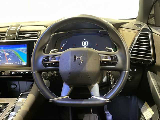 ＤＳオートモビル ＤＳ７ クロスバック ソーシック 新潟県 2021(令3)年 3.2万km ゴールド バスティーユ/ソーシックパッケージオプション/・DS アクティブLEDビジョン/・インテリジェントハイビーム/・グリップコントロール/・フロントガラスヒーター/・ハンズフリー電動テールゲート/・フロントシートヒーター/・スマートフォンワイヤレスチャージャー/・18インチアロイホイール “GENEVE”/アクティブセーフティブレーキ（被害軽減ブレーキ）/DS コネクテッドパイロット（トラフィックジャムアシスト// レーンキープアシスト付）/アクティブクルーズコントロール/アクティブブラインドスポットモニター/DS アクティブスキャンサスペンション　/ルーフレール/左右独立調整式オートエアコン/デジタルインストルメントパネル/スマートキー / エンジンスタートボタン/ワンタッチリアシートバックフォールディング機構/DS センソリアルドライブ（エコ / コンフォート// 標準 / スポーツ）/8インチタッチスクリーン/SDナビゲーションシステム / ETC2.0/ TVチューナ