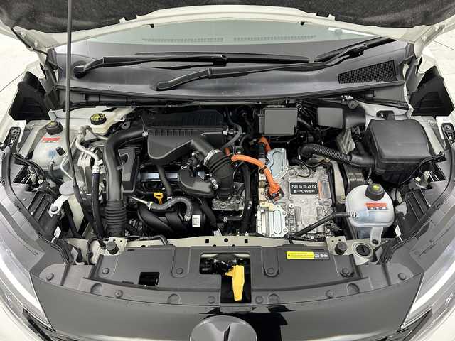 日産 オーラ ニスモ 宮城県 2022(令4)年 4.1万km ピュアホワイトパール / スーパーブラック 2トーン 禁煙車/プロパイロット/エマージェンシーブレーキ/ブラインドスポットモニター/アラウンドビューモニター/レーンキープアシスト/オートハイビームアシスト/デジタルインナーミラー/メーカーOPナビ/・フルセグTV/・BT.USB/ハーフレザーシート/・前席シートヒーター/ステアリングヒーター/ステアリングスイッチ/ビルトインETC/LEDヘッドライト/LEDフォグランプ/ドライブレコーダー/プッシュスタート/純正フロアマット/純正17インチAW
