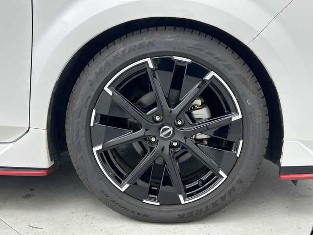 日産 オーラ ニスモ 宮城県 2022(令4)年 4.1万km ピュアホワイトパール / スーパーブラック 2トーン 禁煙車/プロパイロット/エマージェンシーブレーキ/ブラインドスポットモニター/アラウンドビューモニター/レーンキープアシスト/オートハイビームアシスト/デジタルインナーミラー/メーカーOPナビ/・フルセグTV/・BT.USB/ハーフレザーシート/・前席シートヒーター/ステアリングヒーター/ステアリングスイッチ/ビルトインETC/LEDヘッドライト/LEDフォグランプ/ドライブレコーダー/プッシュスタート/純正フロアマット/純正17インチAW