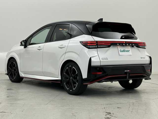 日産 オーラ ニスモ 宮城県 2022(令4)年 4.1万km ピュアホワイトパール / スーパーブラック 2トーン 禁煙車/プロパイロット/エマージェンシーブレーキ/ブラインドスポットモニター/アラウンドビューモニター/レーンキープアシスト/オートハイビームアシスト/デジタルインナーミラー/メーカーOPナビ/・フルセグTV/・BT.USB/ハーフレザーシート/・前席シートヒーター/ステアリングヒーター/ステアリングスイッチ/ビルトインETC/LEDヘッドライト/LEDフォグランプ/ドライブレコーダー/プッシュスタート/純正フロアマット/純正17インチAW
