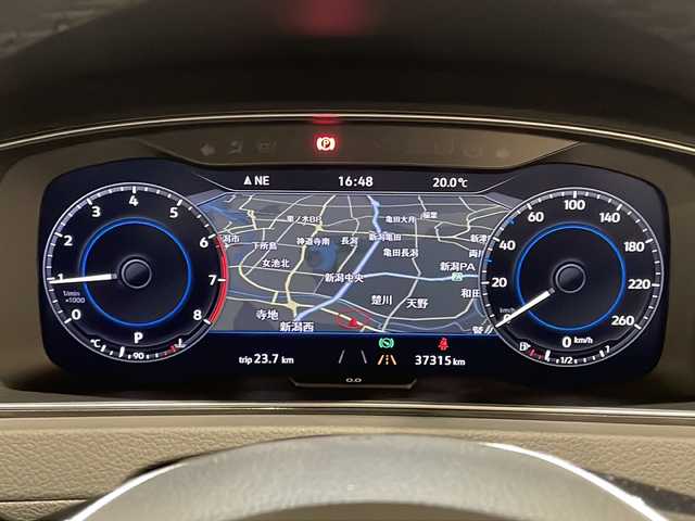 フォルクスワーゲン ゴルフ TSI コンフォートL テックED 新潟県 2018(平30)年 3.8万km ホワイトシルバーメタリック 特別装備/・LEDヘッドライト/・デジタルメータークラスター（Active Info Display)/・Volkswagen純正インフォテイメントシステム（Discover Pro）/・フルセグテレビ/・Apple Car Play/・android Auto/・Bluetooth接続/・１７インチアルミホイール/標準装備/セーフティーパッケージ/・ACC”（全車速追従機能付）/・レーンキープアシストシステムLaneAssist/・渋滞時追従支援システムTraffic Assist/・パドルシフト/・レザーマルチファンクションステアリングホイール/ドライブレコーダー/ドライバー疲労検知システム/プリクラッシュブレーキシステム/プロアクティブ・オキュパント・プロテクション/プッシュスタート/ETC2.0