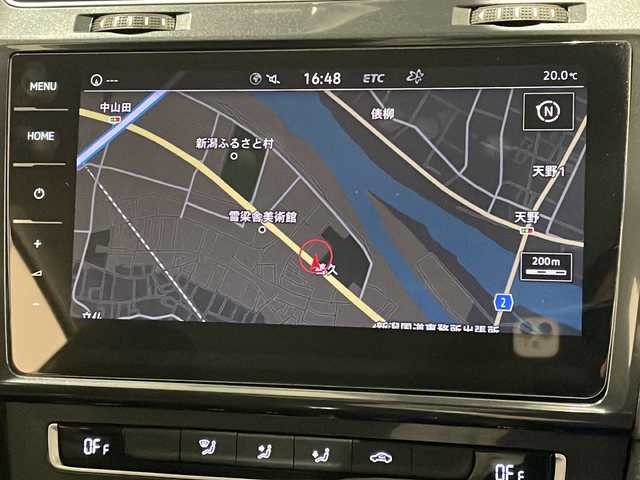 フォルクスワーゲン ゴルフ TSI コンフォートL テックED 新潟県 2018(平30)年 3.8万km ホワイトシルバーメタリック 特別装備/・LEDヘッドライト/・デジタルメータークラスター（Active Info Display)/・Volkswagen純正インフォテイメントシステム（Discover Pro）/・フルセグテレビ/・Apple Car Play/・android Auto/・Bluetooth接続/・１７インチアルミホイール/標準装備/セーフティーパッケージ/・ACC”（全車速追従機能付）/・レーンキープアシストシステムLaneAssist/・渋滞時追従支援システムTraffic Assist/・パドルシフト/・レザーマルチファンクションステアリングホイール/ドライブレコーダー/ドライバー疲労検知システム/プリクラッシュブレーキシステム/プロアクティブ・オキュパント・プロテクション/プッシュスタート/ETC2.0