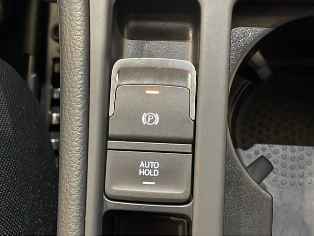 フォルクスワーゲン ゴルフ TSI コンフォートL テックED 新潟県 2018(平30)年 3.8万km ホワイトシルバーメタリック 特別装備/・LEDヘッドライト/・デジタルメータークラスター（Active Info Display)/・Volkswagen純正インフォテイメントシステム（Discover Pro）/・フルセグテレビ/・Apple Car Play/・android Auto/・Bluetooth接続/・１７インチアルミホイール/標準装備/セーフティーパッケージ/・ACC”（全車速追従機能付）/・レーンキープアシストシステムLaneAssist/・渋滞時追従支援システムTraffic Assist/・パドルシフト/・レザーマルチファンクションステアリングホイール/ドライブレコーダー/ドライバー疲労検知システム/プリクラッシュブレーキシステム/プロアクティブ・オキュパント・プロテクション/プッシュスタート/ETC2.0