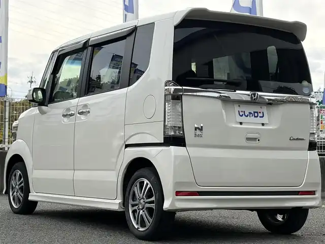 ホンダ Ｎ ＢＯＸ カスタム G SSパッケージ 兵庫県 2014(平26)年 7.7万km プレミアムホワイトパール (株)IDOMが運営する【じしゃロン神戸名谷店】の自社ローン専用車両になりますこちらは現金またはオートローンご利用時の価格です。自社ローンご希望の方は別途その旨お申付け下さい。/ナビ　Gathers/Bluetooth/ワンセグTV/両側パワースライドドア/スマートキー/バックモニター/HIDライト/オートライト/プッシュスタート/スペアキー1本/電動格納ミラー/純正フロアマット/純正アルミホイール/布系シート/エアバック/ドアバイザー