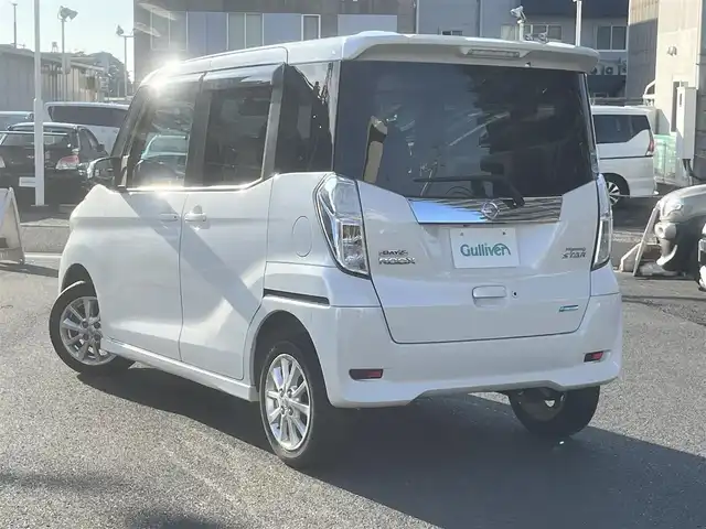 日産 デイズ ルークス ハイウェイスターX 島根県 2015(平27)年 5.8万km ホワイトパール 純正ＳＤナビ　/フルセグＴＶ　/ＤＶＤ再生　/Ｂｌｕｅｔｏｏｔｈ接続　/全方位／バックカメラ　/ＥＴＣ　/前方ドライブレコーダー　/アイドリングストップ　/片側パワースライドドア　/スマートキー　/プッシュスタート　/純正HIDヘッドライト/純正１４インチアルミホイール/純正フロアマット/取扱説明書（本体＋ナビ）/スペアキー1本