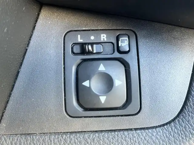 日産 デイズ ルークス ハイウェイスターX 島根県 2015(平27)年 5.8万km ホワイトパール 純正ＳＤナビ　/フルセグＴＶ　/ＤＶＤ再生　/Ｂｌｕｅｔｏｏｔｈ接続　/全方位／バックカメラ　/ＥＴＣ　/前方ドライブレコーダー　/アイドリングストップ　/片側パワースライドドア　/スマートキー　/プッシュスタート　/純正HIDヘッドライト/純正１４インチアルミホイール/純正フロアマット/取扱説明書（本体＋ナビ）/スペアキー1本