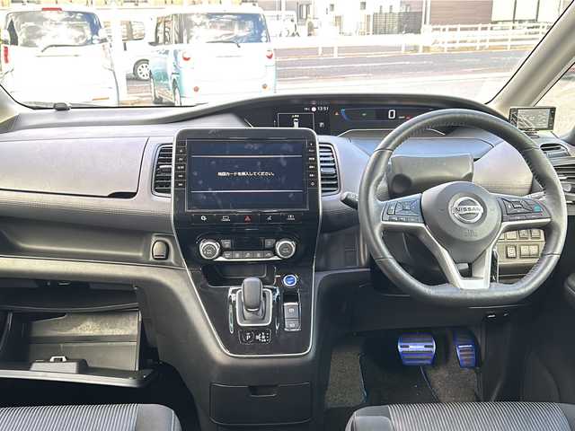 日産 セレナ e－パワー ハイウェイスター V 鳥取県 2019(令1)年 4.2万km ブリリアントホワイトパール 純正ナビ/・フルセグ/CD/DVD/Bluray/Bluetooth/全方位モニター/エマージェンシーブレーキ/セーフティパックB/・プロパイロット/電動パーキング/オートブレーキホールド/パーキングアシスト/両側電動スライドドア/全席充電USB/スマートキー/プッシュスタート/ビルトインETC/純正ドライブレコーダー/寒冷地仕様/・前席シートヒーター/ハンドルヒーター/リアヒーターダクト/OP純正16AW/OPフロントスポイラー/TEIN車高調/ブラインドスポットモニター/W＄サイドエアバック/カーテンエアバック