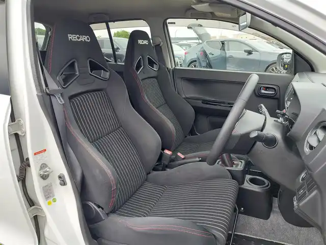 スズキ アルト ワークス 東京都 2019(令1)年 1.6万km ピュアホワイトP 5速MT/SWKコンプリートカーSTAGE3/RRPハイパフォーマンスリアウィング/HKSマフラー/純正レカロシート/ローダウン/社外メモリナビ/スマートキー/オートライト/純正15インチAW