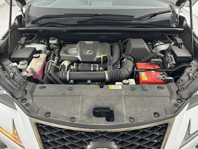 レクサス ＮＸ 300 Fスポーツ 愛知県 2018(平30)年 3.1万km ソニッククォーツ ワンオーナー/禁煙車/純正10.3インチナビ/（DVD/CD/Bluetooth/ApplCarPlay/AndroidAuto/フルセグTV/AM/FM)/ムーンルーフ/シーケンシャルウインカー/レクサスセーフティセンス/・プリクラッシュセーフティ/・レーントレーシングアシスト/・レーダークルーズコントロール/・オートマチックハイビーム/・先行車発信お知らせ機能/クリアランスソナー/ブラインドスポットモニター/ETC2.0/ドライブレコーダー/本革シート/パワーシート/メモリシート/シートヒーター/エアシート/パドルシフト/ステアリングヒーター/3眼式LEDヘッドライト/純正アルミホイール/スマートキー/スペアキー有/純正フロアマット/トノカバー/ルーフレール