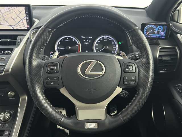 レクサス ＮＸ 300 Fスポーツ 愛知県 2018(平30)年 3.1万km ソニッククォーツ ワンオーナー/禁煙車/純正10.3インチナビ/（DVD/CD/Bluetooth/ApplCarPlay/AndroidAuto/フルセグTV/AM/FM)/ムーンルーフ/シーケンシャルウインカー/レクサスセーフティセンス/・プリクラッシュセーフティ/・レーントレーシングアシスト/・レーダークルーズコントロール/・オートマチックハイビーム/・先行車発信お知らせ機能/クリアランスソナー/ブラインドスポットモニター/ETC2.0/ドライブレコーダー/本革シート/パワーシート/メモリシート/シートヒーター/エアシート/パドルシフト/ステアリングヒーター/3眼式LEDヘッドライト/純正アルミホイール/スマートキー/スペアキー有/純正フロアマット/トノカバー/ルーフレール