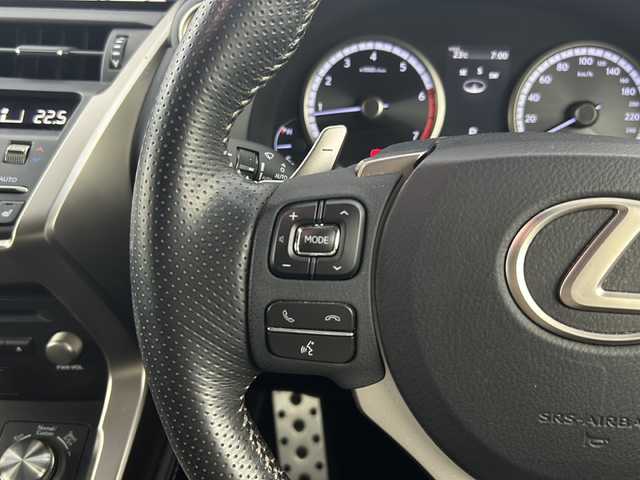 レクサス ＮＸ 300 Fスポーツ 愛知県 2018(平30)年 3.1万km ソニッククォーツ ワンオーナー/禁煙車/純正10.3インチナビ/（DVD/CD/Bluetooth/ApplCarPlay/AndroidAuto/フルセグTV/AM/FM)/ムーンルーフ/シーケンシャルウインカー/レクサスセーフティセンス/・プリクラッシュセーフティ/・レーントレーシングアシスト/・レーダークルーズコントロール/・オートマチックハイビーム/・先行車発信お知らせ機能/クリアランスソナー/ブラインドスポットモニター/ETC2.0/ドライブレコーダー/本革シート/パワーシート/メモリシート/シートヒーター/エアシート/パドルシフト/ステアリングヒーター/3眼式LEDヘッドライト/純正アルミホイール/スマートキー/スペアキー有/純正フロアマット/トノカバー/ルーフレール