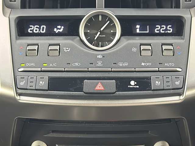 レクサス ＮＸ 300 Fスポーツ 愛知県 2018(平30)年 3.1万km ソニッククォーツ ワンオーナー/禁煙車/純正10.3インチナビ/（DVD/CD/Bluetooth/ApplCarPlay/AndroidAuto/フルセグTV/AM/FM)/ムーンルーフ/シーケンシャルウインカー/レクサスセーフティセンス/・プリクラッシュセーフティ/・レーントレーシングアシスト/・レーダークルーズコントロール/・オートマチックハイビーム/・先行車発信お知らせ機能/クリアランスソナー/ブラインドスポットモニター/ETC2.0/ドライブレコーダー/本革シート/パワーシート/メモリシート/シートヒーター/エアシート/パドルシフト/ステアリングヒーター/3眼式LEDヘッドライト/純正アルミホイール/スマートキー/スペアキー有/純正フロアマット/トノカバー/ルーフレール