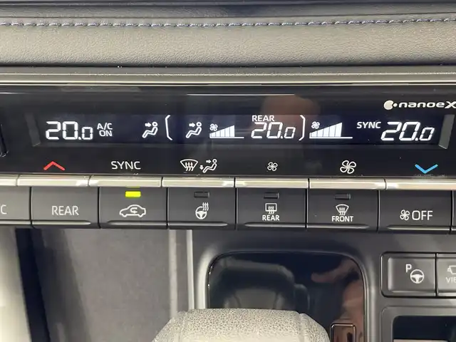 トヨタ ヴォクシー S－Z 栃木県 2022(令4)年 1.8万km 黒 純正メモリナビ/（CD/DVD/フルセグTV/Bluetooth）/全方位カメラ/純正リアアンダーエアロ/純正フリップダウンモニター/快適利便パッケージ/トヨタセーフティセンス/コーナーセンサー/ビルトインETC2.0/前後ドライブレコーダー/両側パワースライドドア/パワーバックドア/ハーフレザーシート/前席シートヒーター/オットマン/禁煙車/デジタルインナーミラー/ステアリングヒーター/ユニバーサルステップ/オートブレーキホールド/オートライト/LEDヘッドライト/横滑り防止装置/スマートキー/プッシュスタート/ウィンカーミラー/純正17インチアルミホイール/純正フロアマット
