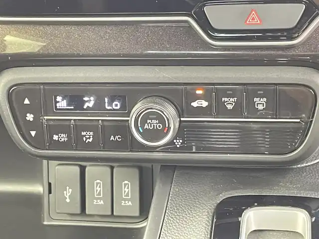 ホンダ Ｎ ＢＯＸ カスタム G L ターボ ホンダセンシング 千葉県 2019(平31)年 3.6万km シャイニンググレーM HondaSENSING/・衝突軽減ブレーキ〈CMBS〉/・誤発進抑制機能/・後方誤発進抑制機能/・歩行者事故低減ステアリング/・路外逸脱抑制機能/・ACC〈アダプティブ・クルーズ・コントロール〉/・LKAS〈車線維持支援システム〉/・オートハイビーム/・先行車発進お知らせ機能/・標識認識機能/純正7インチナビ/・Bluetooth/・フルセグTV/・CD/DVD再生可能/・バックカメラ/ハーフレザーシート/両側パワースライドドア/スマートキー/ビルトインETC/LEDヘッドライト/サイド/カーテンエアバッグ