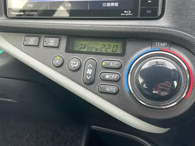 トヨタ アクア S 島根県 2012(平24)年 18.1万km シルバーM ビルトインETC /アイドリングストップ　/プッシュスタート　/スマートキー　/オートライト　/純正フロアマット