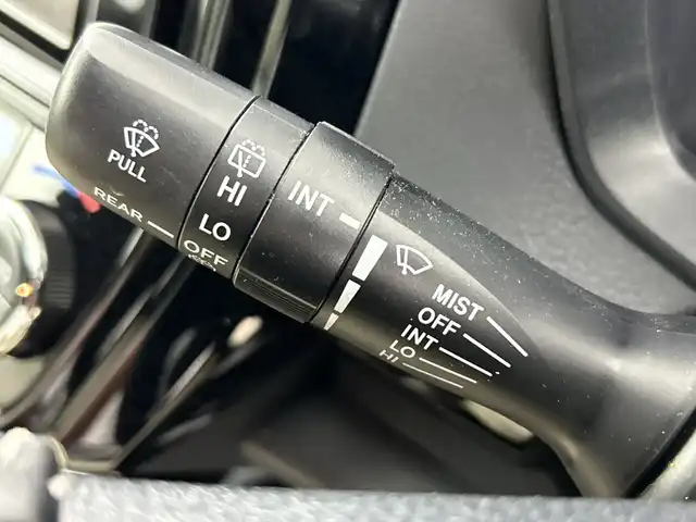 トヨタ カローラ フィールダー ハイブリッドG ダブルバイビー 愛知県 2019(平31)年 2.1万km ブラッキッシュアゲハガラスフレーク ホワイトインテリア/・ホワイト合皮シート/・ホワイト専用インパネ加飾/・ホワイト専用アームレスト/前席シートヒーター/純正7インチナビ/（ＤＶＤ/ＣＤ/フルセグ/Bluetooth/ＦＭ/ＡＭ）/セーフティセンス/・プリクラッシュセーフティ/・レーンディパーチャーアラート/・オートマチックハイビーム/バックカメラ/純正16インチアルミホイール/スマートキー/プッシュスタート/ＬＥＤライト/ナノイー/純正１６インチＡＷ/クルーズコントロール/純正フロアマット/ＥＴＣ