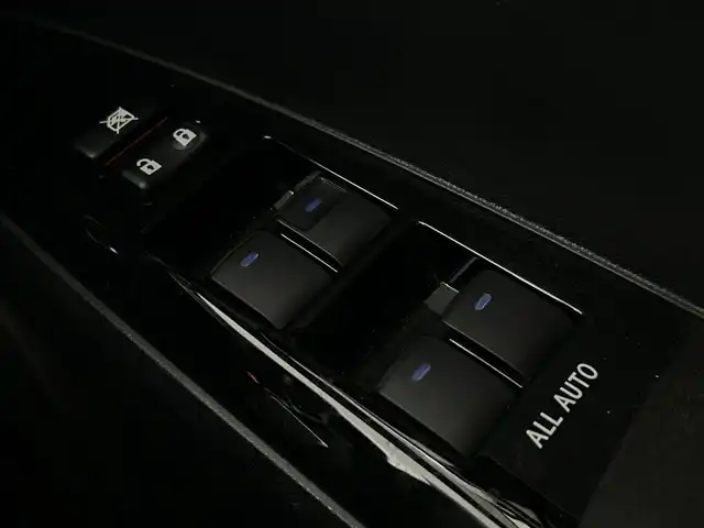 トヨタ カローラ フィールダー ハイブリッドG ダブルバイビー 愛知県 2019(平31)年 2.1万km ブラッキッシュアゲハガラスフレーク ホワイトインテリア/・ホワイト合皮シート/・ホワイト専用インパネ加飾/・ホワイト専用アームレスト/前席シートヒーター/純正7インチナビ/（ＤＶＤ/ＣＤ/フルセグ/Bluetooth/ＦＭ/ＡＭ）/セーフティセンス/・プリクラッシュセーフティ/・レーンディパーチャーアラート/・オートマチックハイビーム/バックカメラ/純正16インチアルミホイール/スマートキー/プッシュスタート/ＬＥＤライト/ナノイー/純正１６インチＡＷ/クルーズコントロール/純正フロアマット/ＥＴＣ