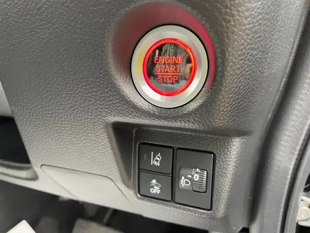 ホンダ Ｎ ＢＯＸ カスタム L ターボ 石川県 2023(令5)年 1.3万km 黒 4WD/純正メモリーナビ/純正CD/DVD/フルセグTV/バックカメラ/LEDヘッドライト/ETC/両側パワースライドドア/スマートキー/プッシュスタート/電動ミラー/ホンダセンシング/レーダークルーズ/オートライト/シートヒーター/ハーフレザーシート/純正アルミホイール