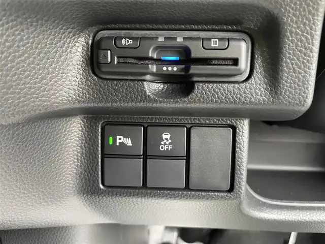 ホンダ Ｎ ＢＯＸ カスタム L ターボ 石川県 2023(令5)年 1.3万km 黒 4WD/純正メモリーナビ/純正CD/DVD/フルセグTV/バックカメラ/LEDヘッドライト/ETC/両側パワースライドドア/スマートキー/プッシュスタート/電動ミラー/ホンダセンシング/レーダークルーズ/オートライト/シートヒーター/ハーフレザーシート/純正アルミホイール