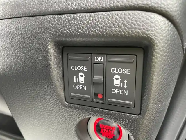 ホンダ Ｎ ＢＯＸ カスタム L ターボ 石川県 2023(令5)年 1.3万km 黒 4WD/純正メモリーナビ/純正CD/DVD/フルセグTV/バックカメラ/LEDヘッドライト/ETC/両側パワースライドドア/スマートキー/プッシュスタート/電動ミラー/ホンダセンシング/レーダークルーズ/オートライト/シートヒーター/ハーフレザーシート/純正アルミホイール