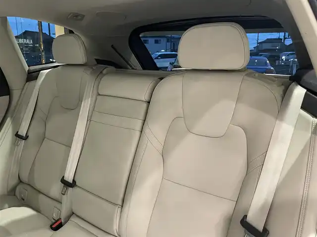 ボルボ ボルボ ＸＣ６０ B5 AWD インスクリプション 愛知県 2021(令3)年 1.1万km デニムブルーメタリック ベージュレザーシート　/シートヒーター　/エアコンシート　/ハーマンカードンサウンド　/オルフォス製クリスタルシフトノブ　/ＨＵＤ　/グーグルマップ　/３６０度カメラ　/ＡｐｐｌｅＣａｒＰｌａｙ　/ＡＣＣ　/ＬＫＡ/BSM/ドライブレコーダー/アイドリングストップ/パワーバックドア/LEDヘッドライト/ウィンカーミラー