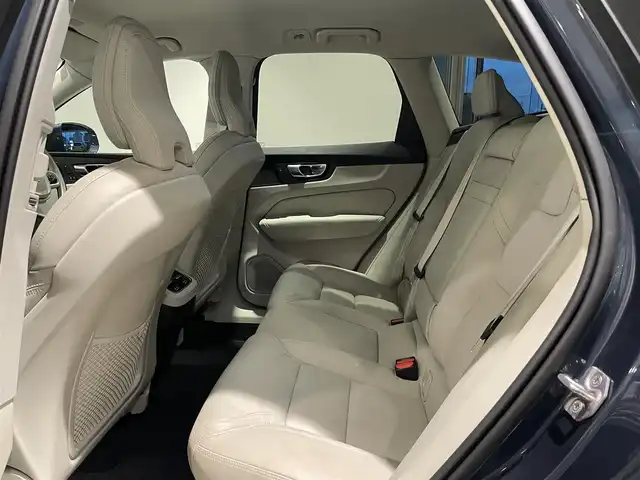 ボルボ ボルボ ＸＣ６０ B5 AWD インスクリプション 愛知県 2021(令3)年 1.1万km デニムブルーメタリック ベージュレザーシート　/シートヒーター　/エアコンシート　/ハーマンカードンサウンド　/オルフォス製クリスタルシフトノブ　/ＨＵＤ　/グーグルマップ　/３６０度カメラ　/ＡｐｐｌｅＣａｒＰｌａｙ　/ＡＣＣ　/ＬＫＡ/BSM/ドライブレコーダー/アイドリングストップ/パワーバックドア/LEDヘッドライト/ウィンカーミラー