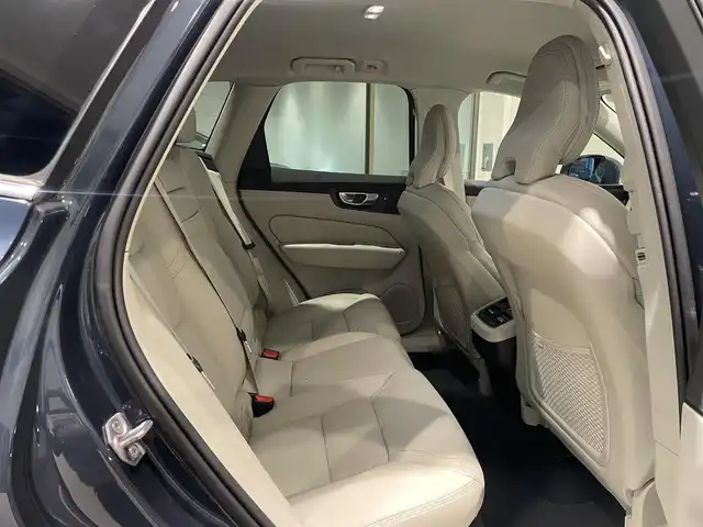 ボルボ ボルボ ＸＣ６０ B5 AWD インスクリプション 愛知県 2021(令3)年 1.1万km デニムブルーメタリック ベージュレザーシート　/シートヒーター　/エアコンシート　/ハーマンカードンサウンド　/オルフォス製クリスタルシフトノブ　/ＨＵＤ　/グーグルマップ　/３６０度カメラ　/ＡｐｐｌｅＣａｒＰｌａｙ　/ＡＣＣ　/ＬＫＡ/BSM/ドライブレコーダー/アイドリングストップ/パワーバックドア/LEDヘッドライト/ウィンカーミラー