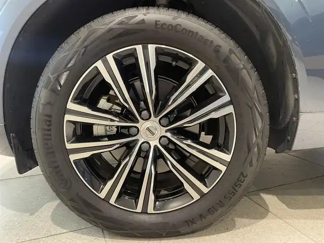 ボルボ ボルボ ＸＣ６０ B5 AWD インスクリプション 愛知県 2021(令3)年 1.1万km デニムブルーメタリック ベージュレザーシート　/シートヒーター　/エアコンシート　/ハーマンカードンサウンド　/オルフォス製クリスタルシフトノブ　/ＨＵＤ　/グーグルマップ　/３６０度カメラ　/ＡｐｐｌｅＣａｒＰｌａｙ　/ＡＣＣ　/ＬＫＡ/BSM/ドライブレコーダー/アイドリングストップ/パワーバックドア/LEDヘッドライト/ウィンカーミラー