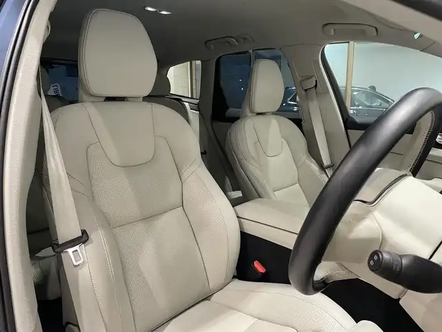 ボルボ ボルボ ＸＣ６０ B5 AWD インスクリプション 愛知県 2021(令3)年 1.1万km デニムブルーメタリック ベージュレザーシート　/シートヒーター　/エアコンシート　/ハーマンカードンサウンド　/オルフォス製クリスタルシフトノブ　/ＨＵＤ　/グーグルマップ　/３６０度カメラ　/ＡｐｐｌｅＣａｒＰｌａｙ　/ＡＣＣ　/ＬＫＡ/BSM/ドライブレコーダー/アイドリングストップ/パワーバックドア/LEDヘッドライト/ウィンカーミラー