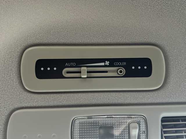 スズキ ランディ 2．0S 静岡県 2011(平23)年 8.1万km スチールブルーメタリック 純正メモリナビ/・CD/・DVD/・フルセグＴＶ/・Bluetooth/・AM/・FM/主要装備/・片側パワスラ/・クルコン/・バックカメラ/・ETC/・TVキャンセラー/・オートライト/・純正フロアマット/・Wエアバック/・オートエアコン