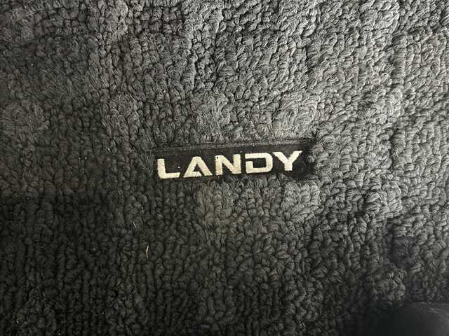 スズキ ランディ 2．0S 静岡県 2011(平23)年 8.1万km スチールブルーメタリック 純正メモリナビ/・CD/・DVD/・フルセグＴＶ/・Bluetooth/・AM/・FM/主要装備/・片側パワスラ/・クルコン/・バックカメラ/・ETC/・TVキャンセラー/・オートライト/・純正フロアマット/・Wエアバック/・オートエアコン