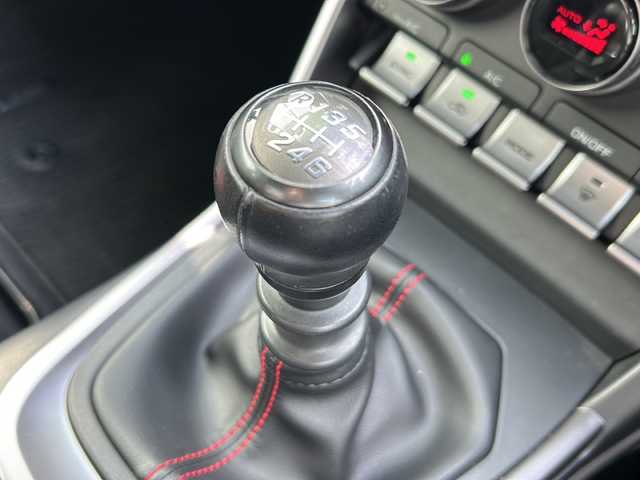 スバル ＢＲＺ S 福岡県 2021(令3)年 3.9万km 青 社外9インチナビ/（Bカメラ、CD、DVD、Bluetooth、USB、HDMI、FUX、TV）/STIフルエアロ/STIマフラー/ハーフレザーシート/クルーズコントロール/純正18インチホイール/LEDヘッドライト/シートヒーター/デュアルエアコン/ステリングボタン/電格ミラー