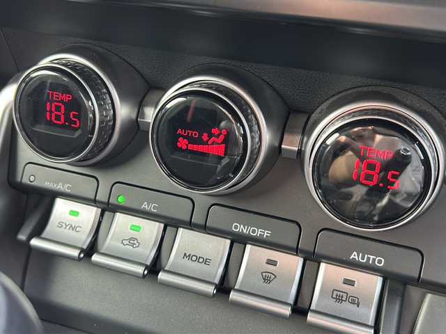 スバル ＢＲＺ S 福岡県 2021(令3)年 3.9万km 青 社外9インチナビ/（Bカメラ、CD、DVD、Bluetooth、USB、HDMI、FUX、TV）/STIフルエアロ/STIマフラー/ハーフレザーシート/クルーズコントロール/純正18インチホイール/LEDヘッドライト/シートヒーター/デュアルエアコン/ステリングボタン/電格ミラー