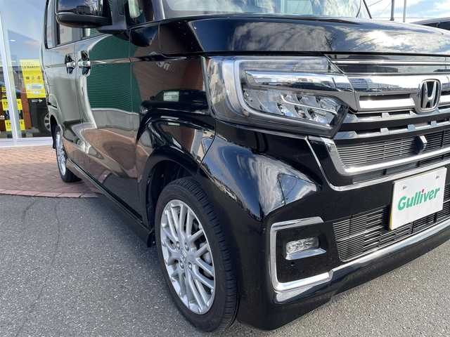 ホンダ Ｎ ＢＯＸ カスタム L ターボ 道央・札幌 2023(令5)年 1.2万km クリスタルブラックパール 登録時走行距離12001km/ワンオーナー/　４　W　D　/寒冷地仕様/ターボ/ホンダセンシング/　・レーンキープアシスト/　・衝突軽減ブレーキ/　・誤発進抑制機能/　・後方誤発進抑制機能/　・歩行者事故軽減ステアリング/　・先行車発進お知らせ機能/　・オートハイビーム/純正ナビ（CD/DVD/FM/AM/SD/BT)/フルセグ（走行中視聴可能）/バックカメラ/フロントカメラ/ウィンカーミラー/クルーズコントロール（追従走行あり）/アイドリングストップ/ドアバイザー/プッシュスタート/両側パワースライドドア/ETC/ドライブレコーダー/スペアキー×１/純正エンジンスターター/ベンチシート/純正フロアマット/シートヒーター（運転席/助手席）/横滑り防止装置/盗難防止装置/フォグランプ/ステアリングスイッチ/革巻きステアリング/イルミネーションコントロール/ECONスイッチ/ワイパー間欠時間コントローラー/パドルシフト/MTモード付AT/ミラーヒーター/プラズマクラスター搭載エアコン/ヘッドライトレベライザー/シートバックテーブル