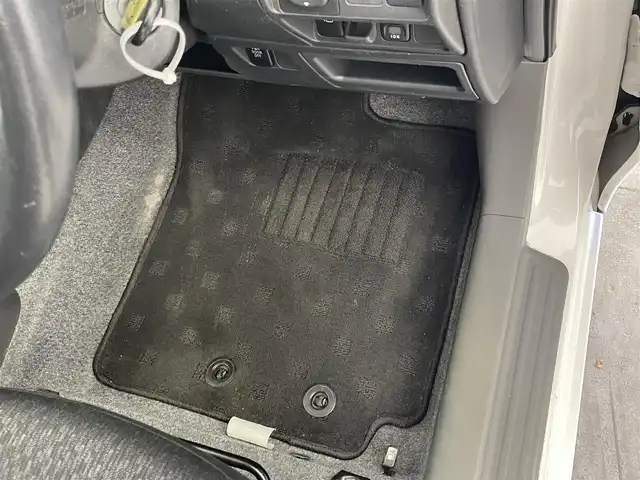 トヨタ シエンタ DICE G 群馬県 2015(平27)年 3.7万km クールホワイト ナビ　バックカメラ　フルセグＴＶ　Ｂｌｕｅｔｏｏｔｈ接続　ＥＴＣ　電動スライドドア　キセノンヘッドライト　フォグランプ　エアコン　ステアリングリモコン　電動格納ミラー　純正フロアマット　禁煙車