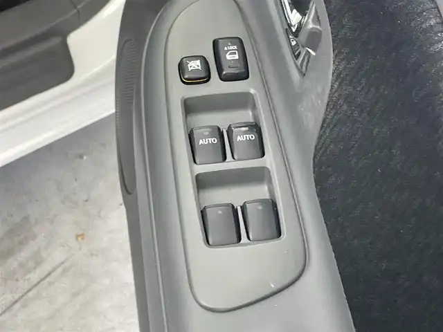 トヨタ シエンタ DICE G 群馬県 2015(平27)年 3.7万km クールホワイト ナビ　バックカメラ　フルセグＴＶ　Ｂｌｕｅｔｏｏｔｈ接続　ＥＴＣ　電動スライドドア　キセノンヘッドライト　フォグランプ　エアコン　ステアリングリモコン　電動格納ミラー　純正フロアマット　禁煙車