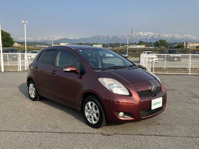 トヨタ ヴィッツ F リミテッドⅡ 富山県 2010(平22)年 6.2万km ダークレッドマイカ ワンオーナー