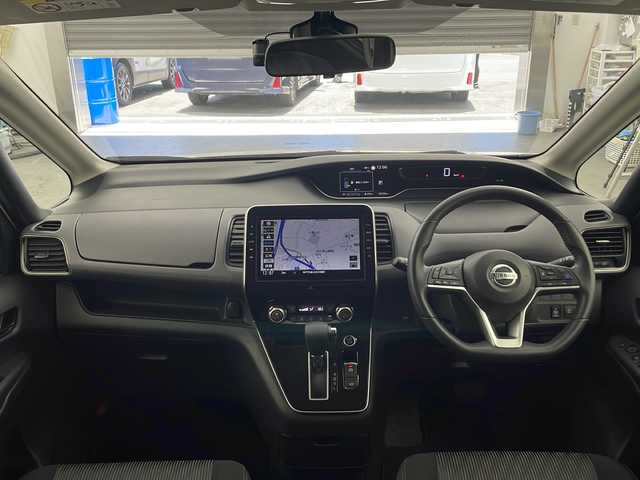 日産 セレナ ハイウェイスター V 兵庫県 2022(令4)年 3.3万km ブリリアントホワイトパール ・セーフティパックB/・カーテンエアバッグ/・サイドエアバッグシステム/・インテリジェント DA（ふらつき警報）/・電動パーキングブレーキ/・オートブレーキホールド/・プロパイロット/・ヒーター付ドアミラー/・ステアリングスイッチ/・純正10インチナビ/CD/DVD/BD/SD/BT/TV/・バックカメラ/・ビルトインETC/・前方ドライブレコーダー/・ACC/・LDW/・BSW/・BSI/・両側パワースライドドア/・LEDヘッドライト/・LEDフォグランプ/・アダプティブLEDヘッドライトシステム/・インテリジェントエマージェンシーブレーキ/・純正16インチアルミホイール/・前後コーナーセンサー/・ヒルスタートアシスト/・アイドリングストップ