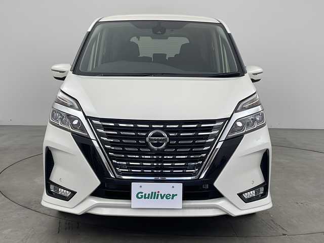 日産 セレナ ハイウェイスター V 兵庫県 2022(令4)年 3.3万km ブリリアントホワイトパール ・セーフティパックB/・カーテンエアバッグ/・サイドエアバッグシステム/・インテリジェント DA（ふらつき警報）/・電動パーキングブレーキ/・オートブレーキホールド/・プロパイロット/・ヒーター付ドアミラー/・ステアリングスイッチ/・純正10インチナビ/CD/DVD/BD/SD/BT/TV/・バックカメラ/・ビルトインETC/・前方ドライブレコーダー/・ACC/・LDW/・BSW/・BSI/・両側パワースライドドア/・LEDヘッドライト/・LEDフォグランプ/・アダプティブLEDヘッドライトシステム/・インテリジェントエマージェンシーブレーキ/・純正16インチアルミホイール/・前後コーナーセンサー/・ヒルスタートアシスト/・アイドリングストップ