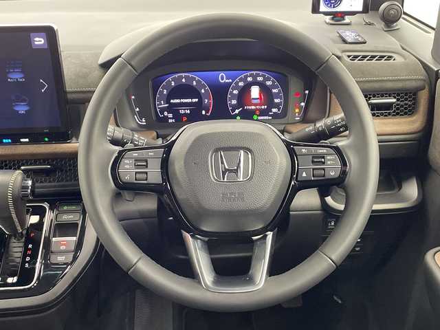 ホンダ ステップワゴン スパーダ プレミアムライン 栃木県 2022(令4)年 3万km プラチナホワイトパール ターボ/４WD/11.4インチホンダコネクトナビ6スピーカーセット/（CD/DVD/Bluetooth/USB/フルセグTV）/全方位カメラ/無限パワーフルエアロ/車高調（サステックタナベ）/衝突軽減ブレーキ/ブラインドスポットモニター/アドバンスドルームミラー/前後ドライブレコーダー/ビルトインETC/両側パワースライドドア/電動リヤゲート/全席シートヒーター/後席モニター/オートライト/LEDヘッドライト/横滑り防止装置/スマートキー/プッシュスタート/アイドリングストップ/電動格納ミラー/純正アルミホイール/純正フロアマット