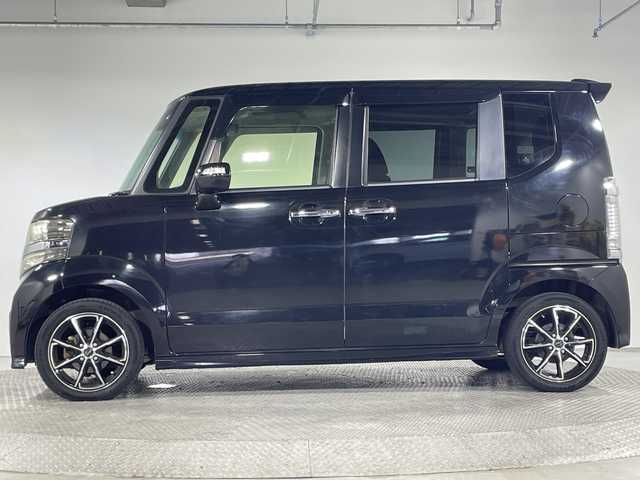 ホンダ Ｎ ＢＯＸ カスタム G ターボSSパッケージ 神奈川県 2014(平26)年 6.3万km スマートブラック シティブレーキアクティブシステム/純正7型メモリナビ/（CD/DVD/USB/iPod/BT/ワンセグTV/AUX）/バックカメラ/アイドリングストップ/クルーズコントロール/純正ETC/プッシュスタート/両側パワースライドドア/パドルシフト/革巻きステアリング/ステアリングスイッチ/ベンチシート/チップアップシート/オートライト/電動格納ミラー/純正フロアマット/15型AW/スマートキー