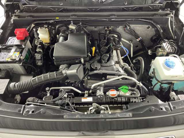 スズキ ジムニー ノマド FC 神奈川県 2025(令7)年 0.1千km 黒 登録済未使用車/4WD/セーフティサポート/デュアルカメラブレーキサポート/誤発進抑制機能/後退時ブレーキサポート/後方誤発進抑制機能/車線逸脱警報機能/ハイビームアシスト/アダブティブクルーズコントロール/標識認識機能/ふらつき警報/先行車発進お知らせ機能/アイドリングストップ/リアソナー/前席シートヒーター/ステアリングスイッチ/革巻きステアリング/ダウンヒルアシストコントロール/プッシュスタート/スマートキー/純正15インチアルミホイール/LEDヘッドランプ/LEDフロントフォグ/オートライト/リアフォグランプ/ヘッドライトウォッシャー/背面タイヤ/取説/保証書/スペアキー